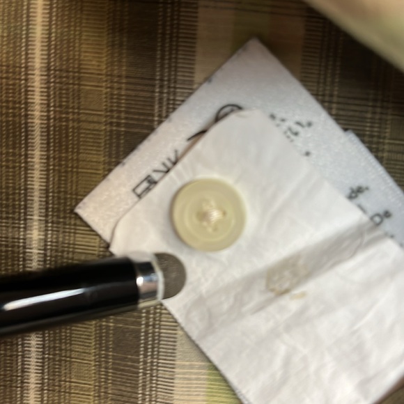 Men’s Eddie Bauer Classic Fit Button Down Plaid Shirt - Picture 4 of 7